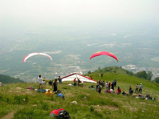 parapendio e escursionismo sul monte cornizzolo 4